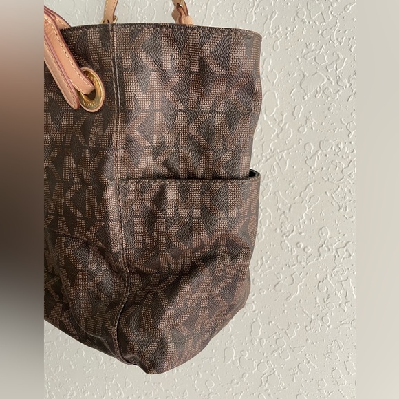 Michael kors purse - Picture 9 of 13